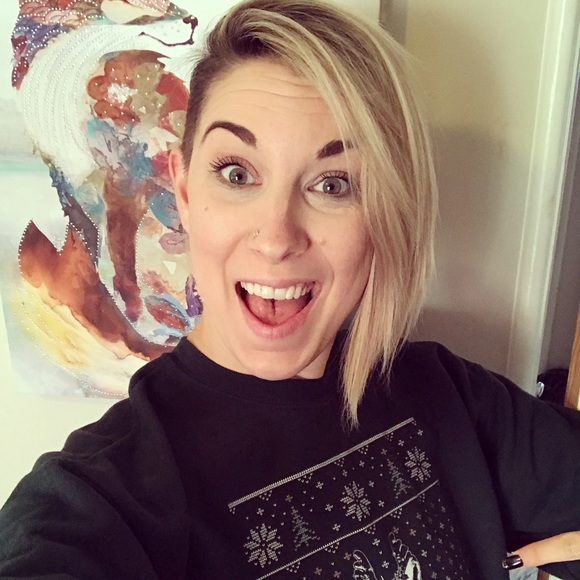 Meet your Posher, Amy - Picture 2 of 2